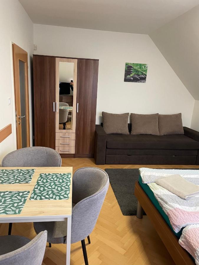 Kuenszler Apartmanhaz Zamárdi エクステリア 写真