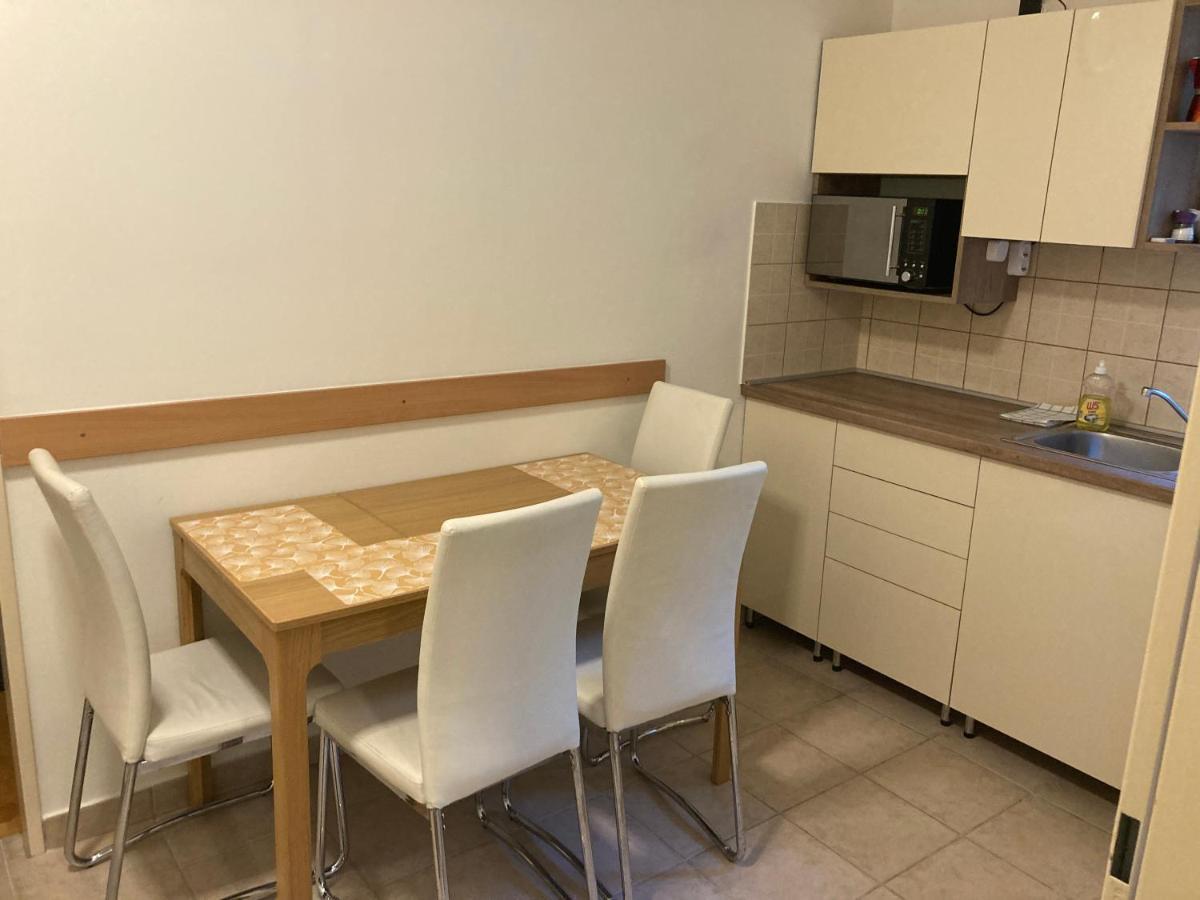 Kuenszler Apartmanhaz Zamárdi エクステリア 写真