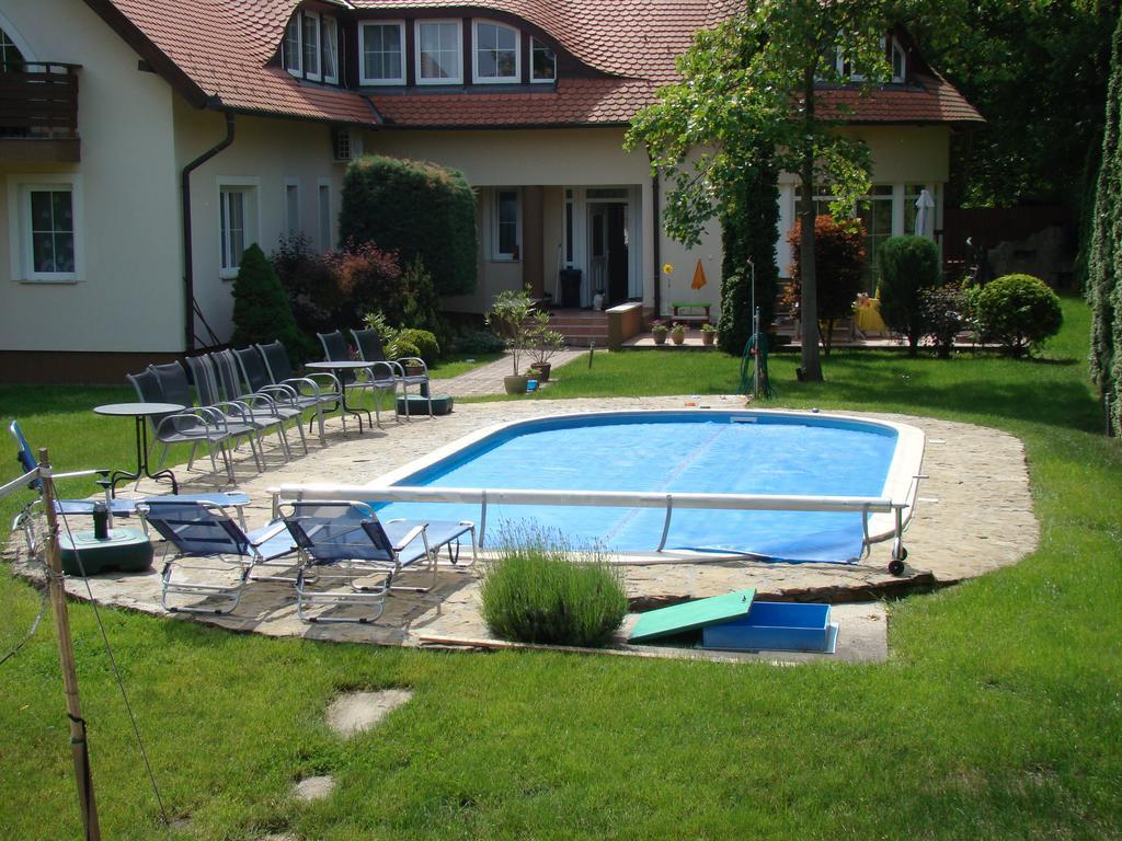 Kuenszler Apartmanhaz Zamárdi エクステリア 写真